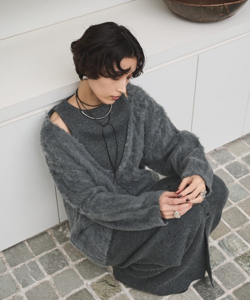AIC. ニット セーター カットアウトブラッシュドニットトップス