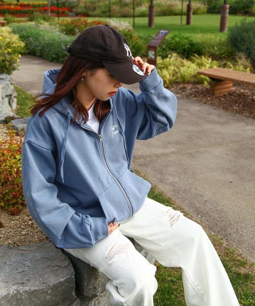 ZIP FIVE（ジップ ファイブ） パーカー 「Selfie freak」 イラスト