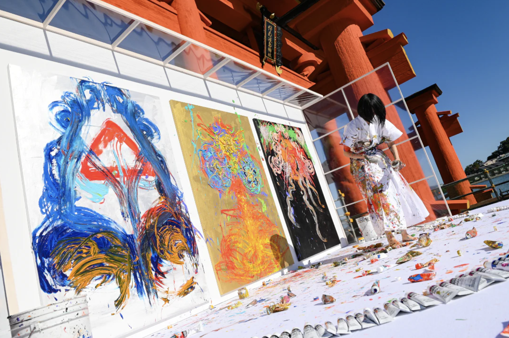 Live painting by Miwa Komatsu