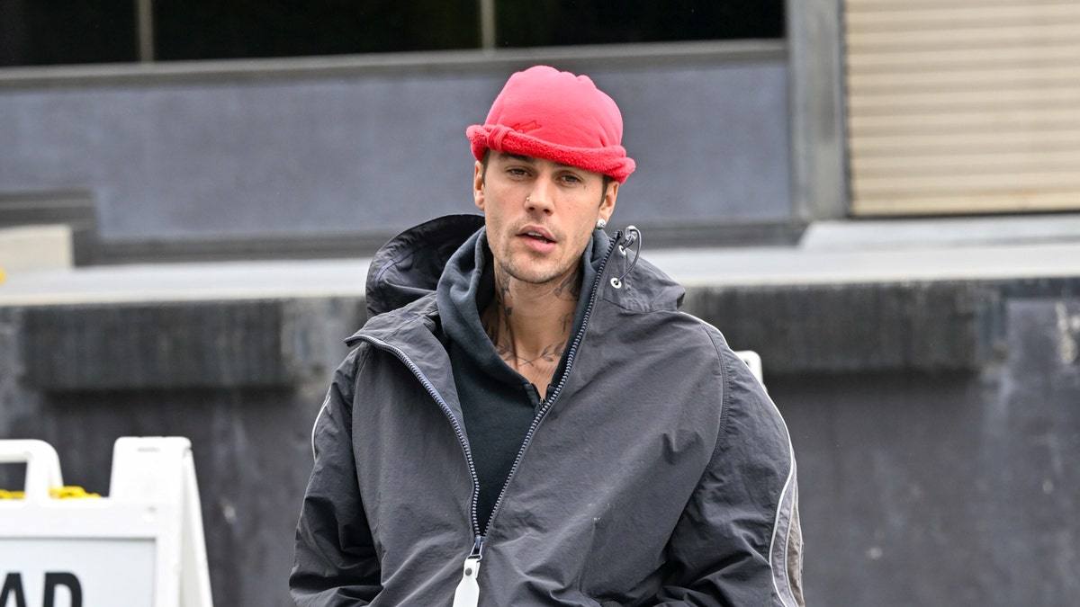 Justin Bieber threatens Apple over iPhone dictation interrupting