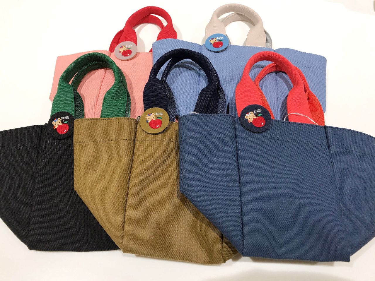 神戸本店】おでかけは神戸本店限定バッグで決まり！｜ファミリア神戸