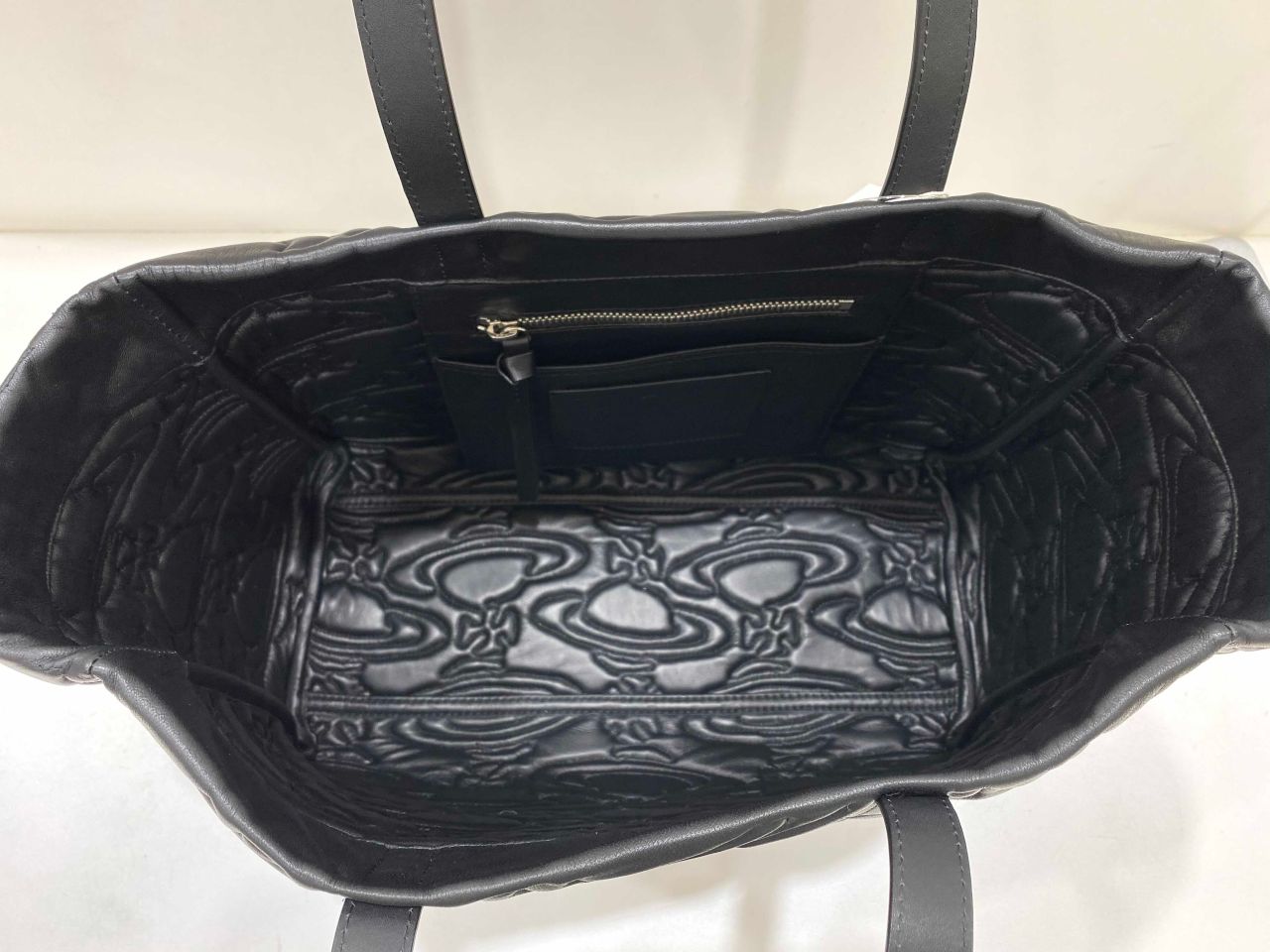 新作】可愛すぎる！！Vivienne Westwood(ヴィヴィアン ウエストウッド