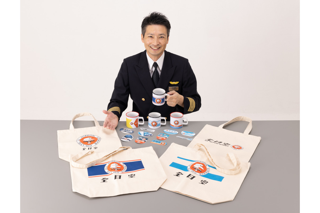 ANA、「ダヴィンチマーク」のレトロモチーフグッズ発売 | AIRLINE web