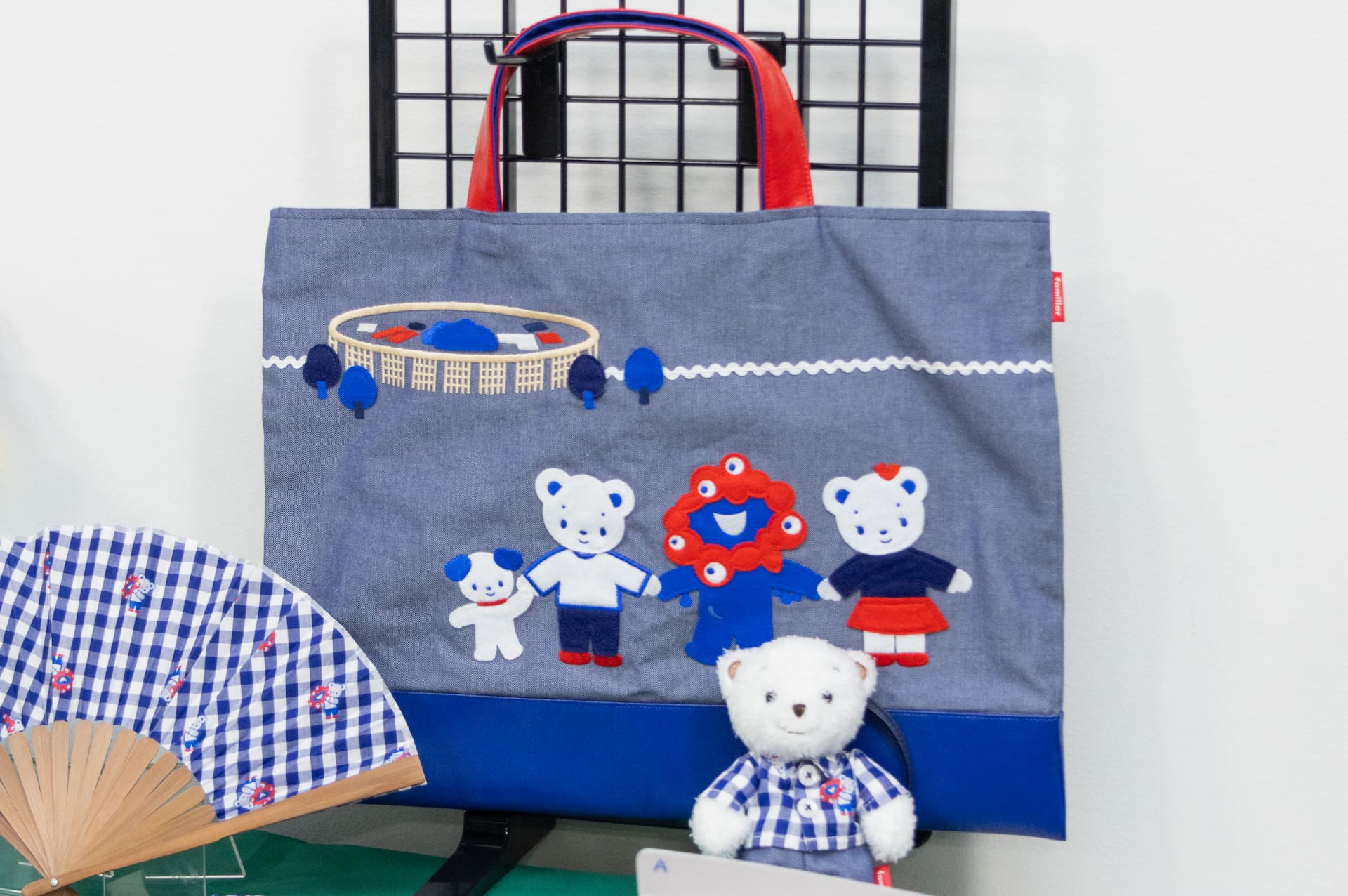 大阪・関西万博会場内でしか買えない注目の限定グッズ!?