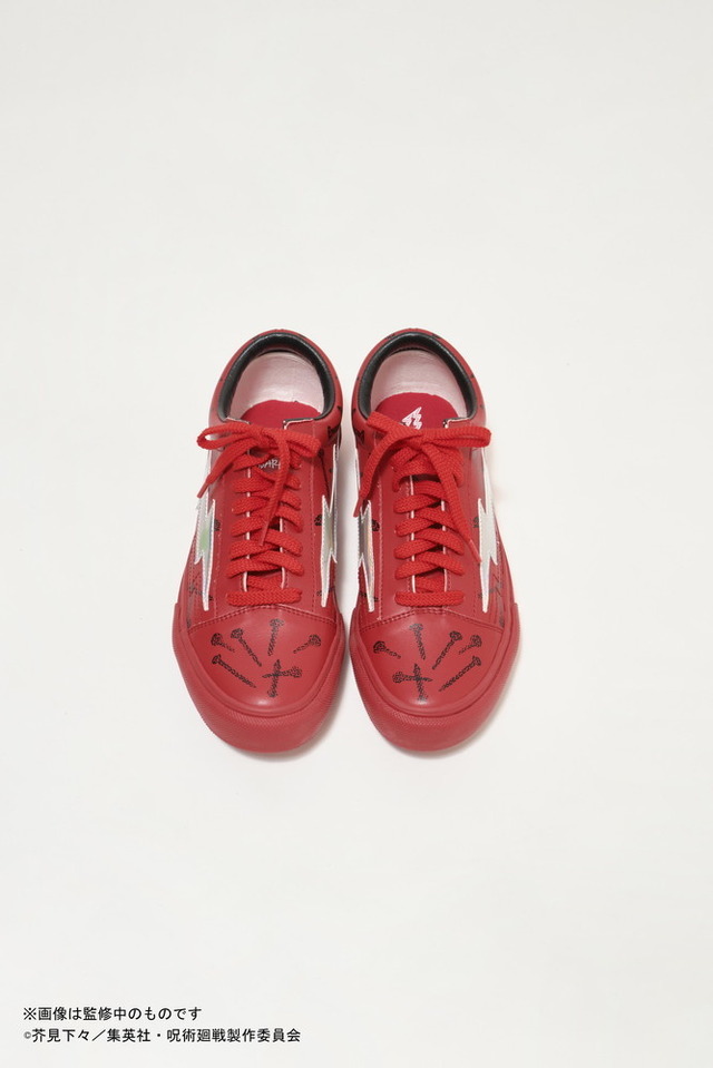 呪術廻戦」虎杖悠仁、五条悟らモデルのスニーカー登場！ デザイナー