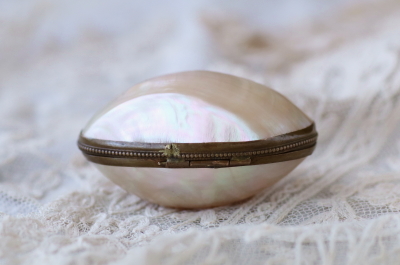 マザーオブパールのロザリオケース フランス アンティークストリュフ