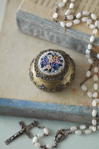マザーオブパールのロザリオケース フランス アンティークストリュフ