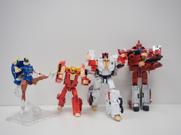 ASCII.jp：ストIIトランスフォーマー爆誕 俺より強い奴に変形するぞ