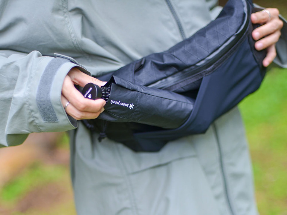 スノーピーク、公式ストア限定カラーのアウトドアテーブル「エントリー