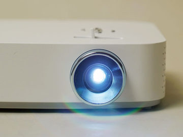 小寺信良の週刊 Electric Zooma!】プロジェクタ“だけ”でYouTubeや