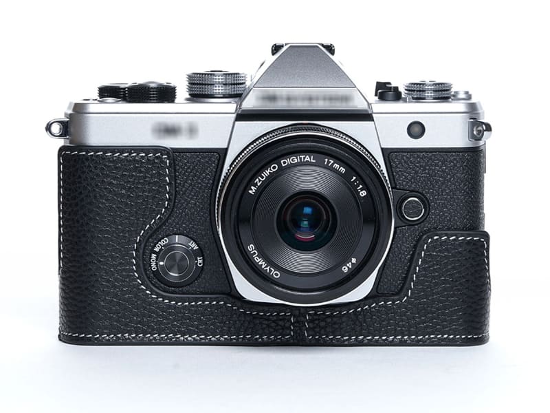 新ミラーレスカメラ「OM-3」用の牛革製ボディケース - デジカメ Watch