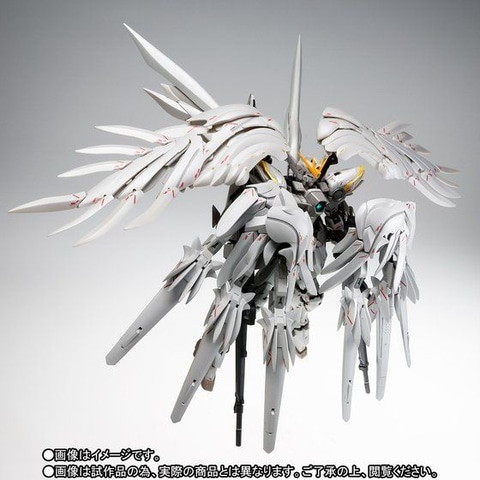 セラフィムユニット」の美しさが映える！ 「ウイングガンダムスノー