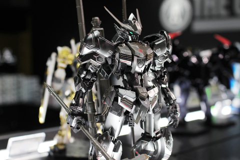 特別企画】【ガンダムベース撮り下ろし】“鉄血”を意味する「アイアン