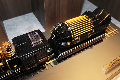 バック・トゥ・ザ・フューチャー」公開40周年記念「超合金TIME TRAIN