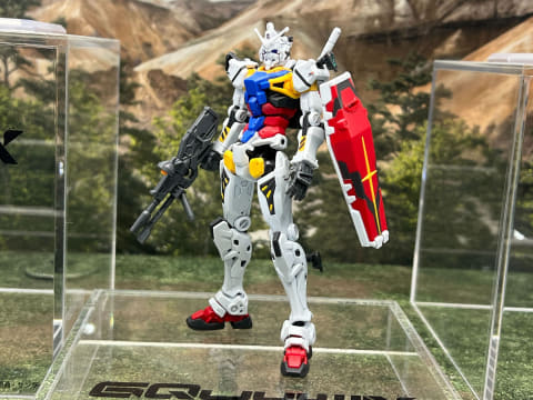機動戦士Gundam GQuuuuuuX」よりガンプラ「HG 白いガンダム / ザク」の