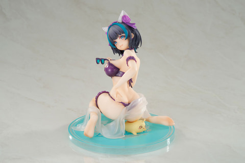 アズールレーン」のチェシャーが水着衣装「デーティングサマー」の姿で