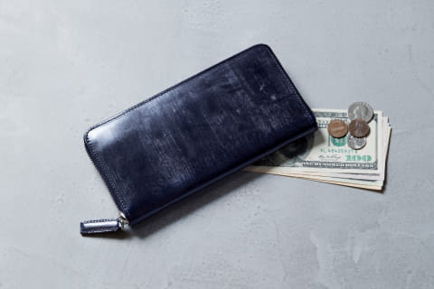 土屋鞄、英国レザー製小物シリーズ「BRIDLE」に新色・ネイビー