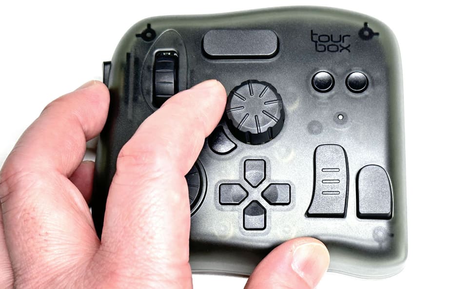 左手デバイス「TourBox Elite」でアプリの無駄な操作を省いてゆくッ