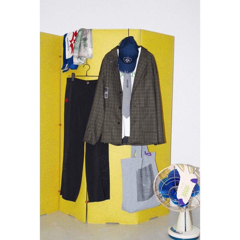 Embossed Logo Bag - ZUTOMAYO MART