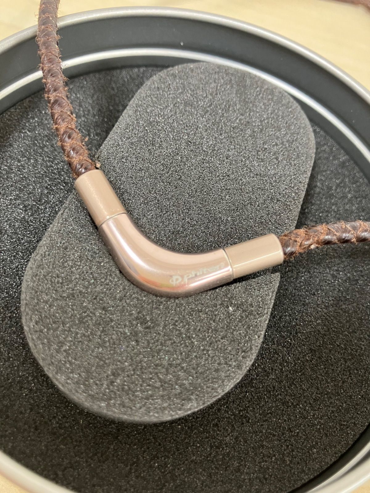 P/ phiten RAKUWAネックX100 (チョッパーモデル）ブラウン 40cm - メルカリ