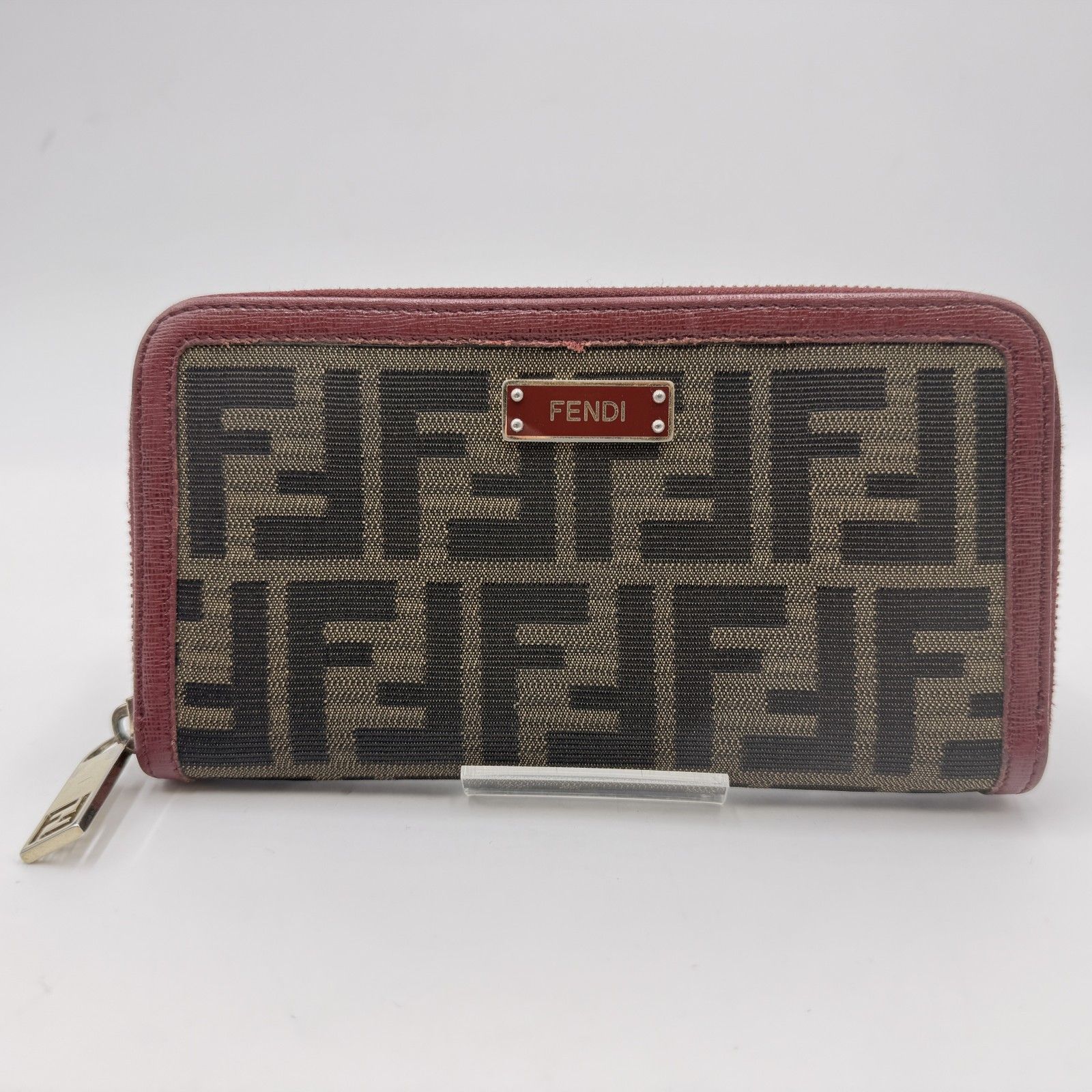 FENDI（フェンディ）ズッカ柄 ラウンドファスナー長財布 レディース