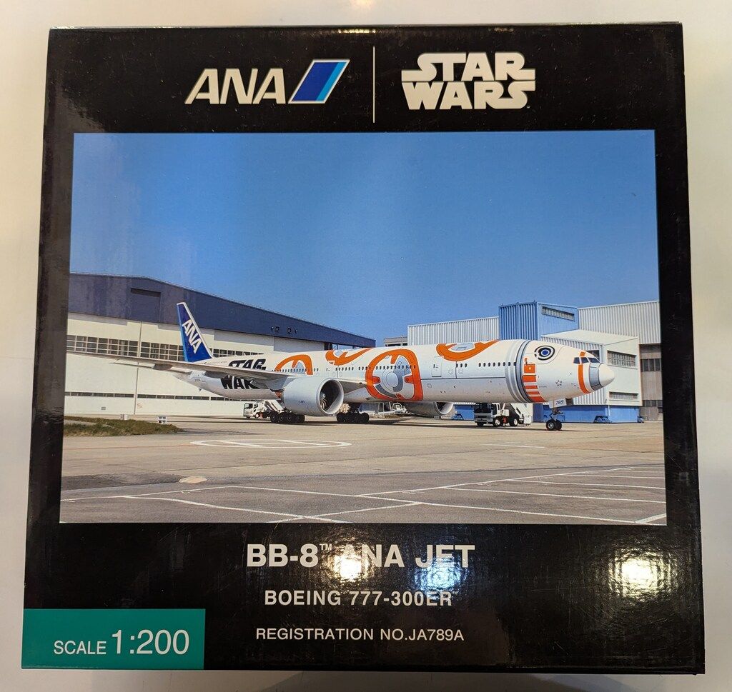全日空商事 1/200スケール Boeing777-300ER ANA STAR WARS BB-8 JET