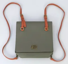 2026年最新】エマと出掛けるスクエアリュックの人気アイテム - メルカリ