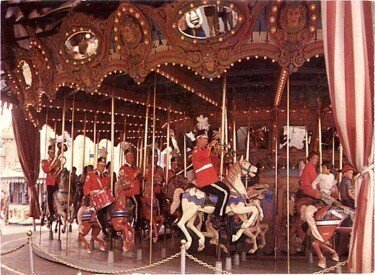 世界のディズニーパークの「メリーゴーランド」の話｜🏰みつき🌋