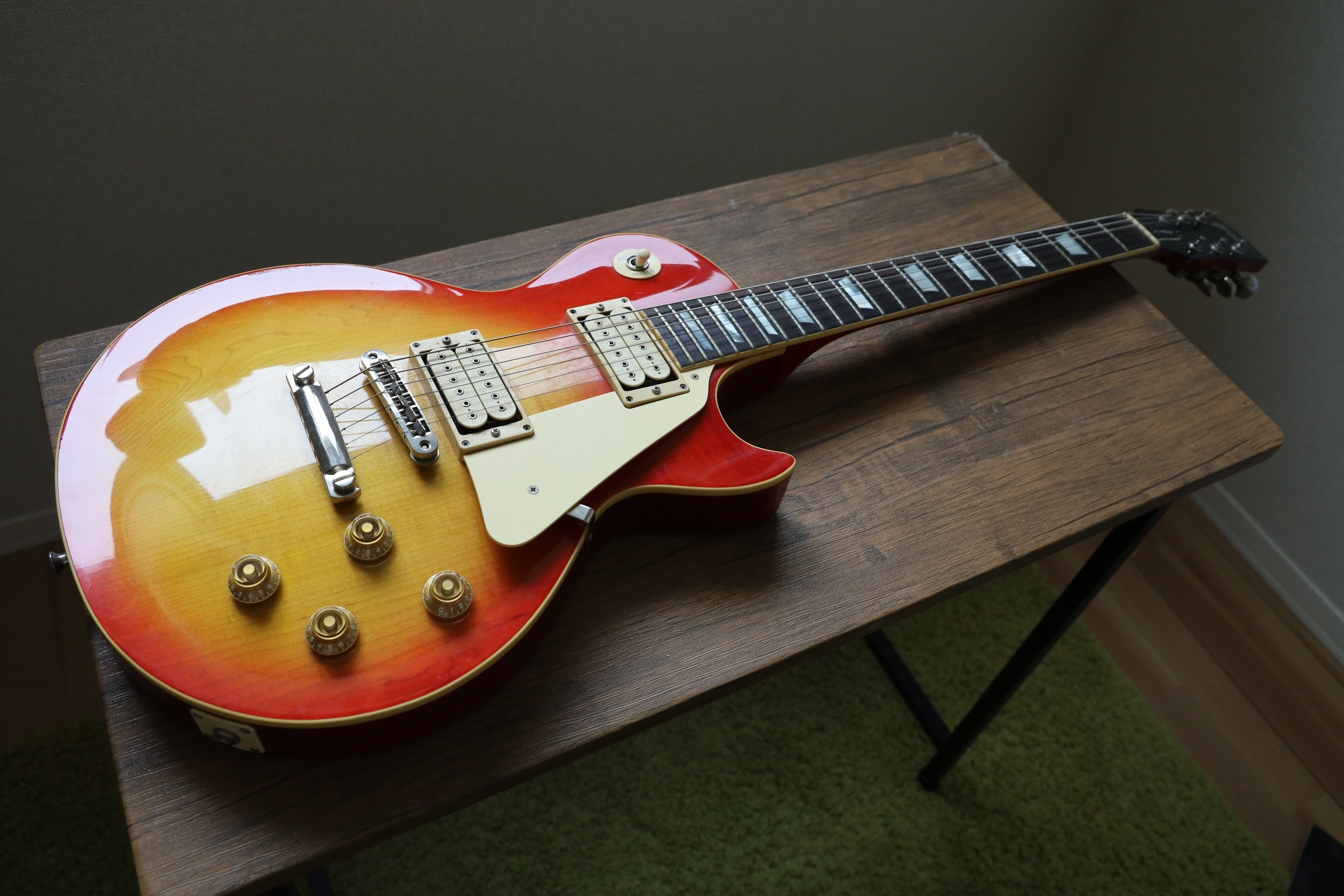 79年製Greco EG800 その1｜Croquetteギター機材研究