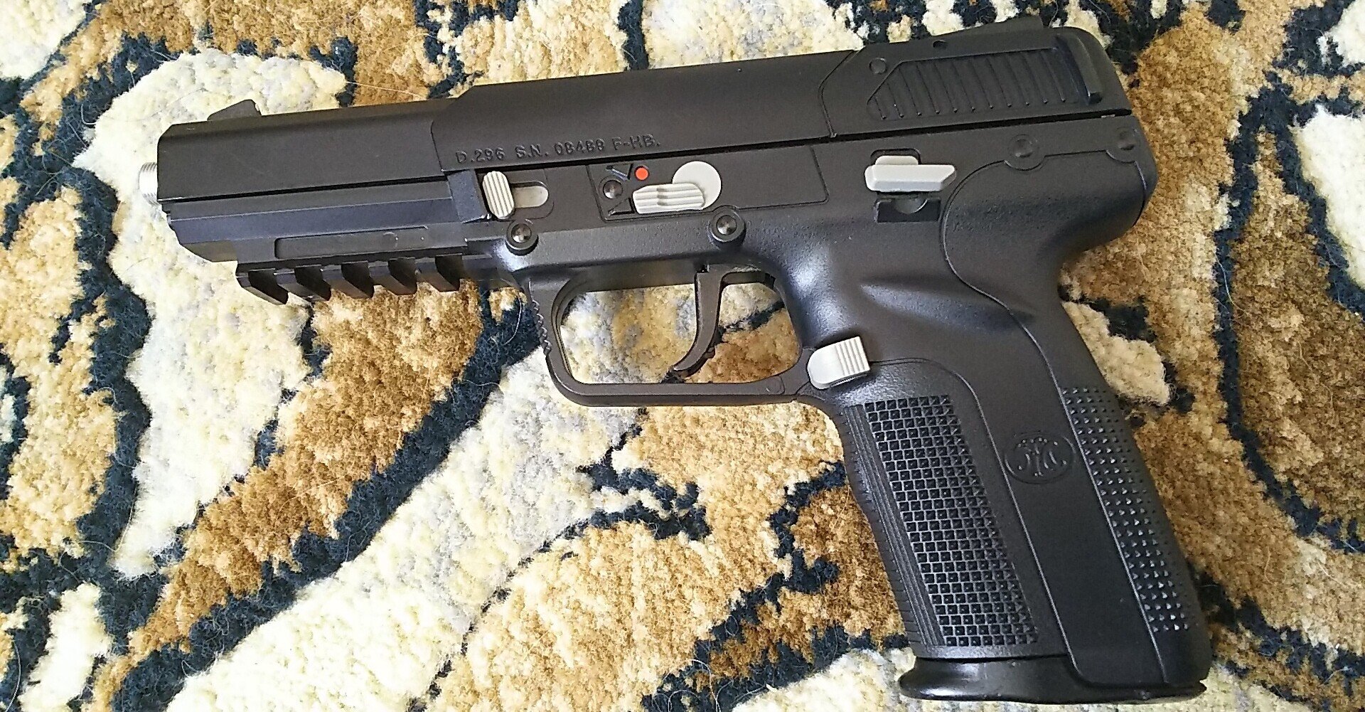 東京マルイ FNH 57 Five seveN エアガンレビュー ガスガン ガスブロ