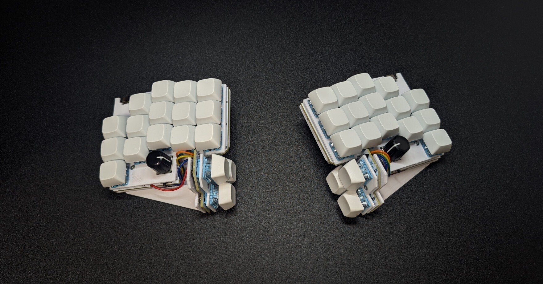 自作キーボード「ThumbDay」を設計した話｜aoi