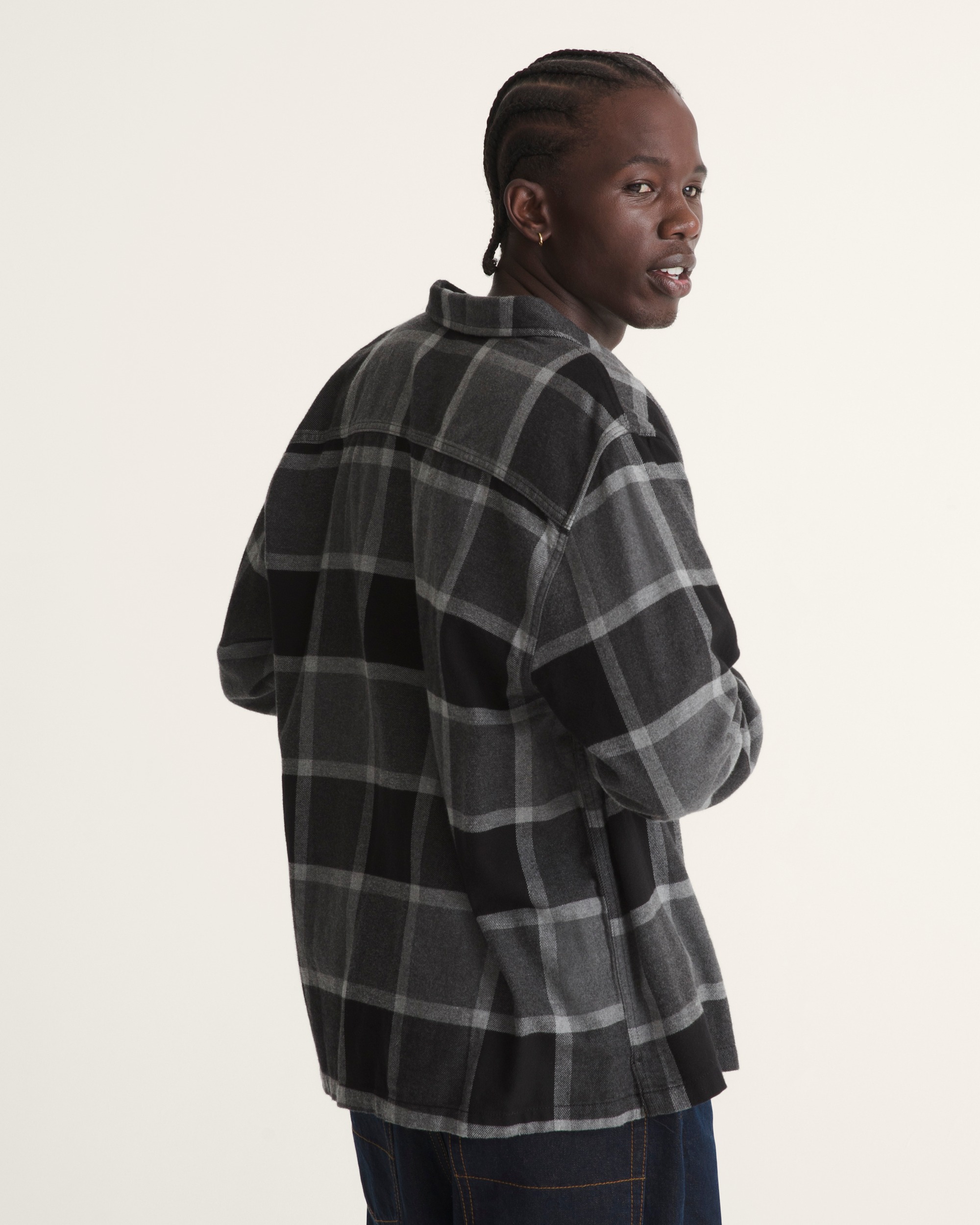 Larkspur Plaid Flannel Shirt in Asphalt Heather Grey | Vans