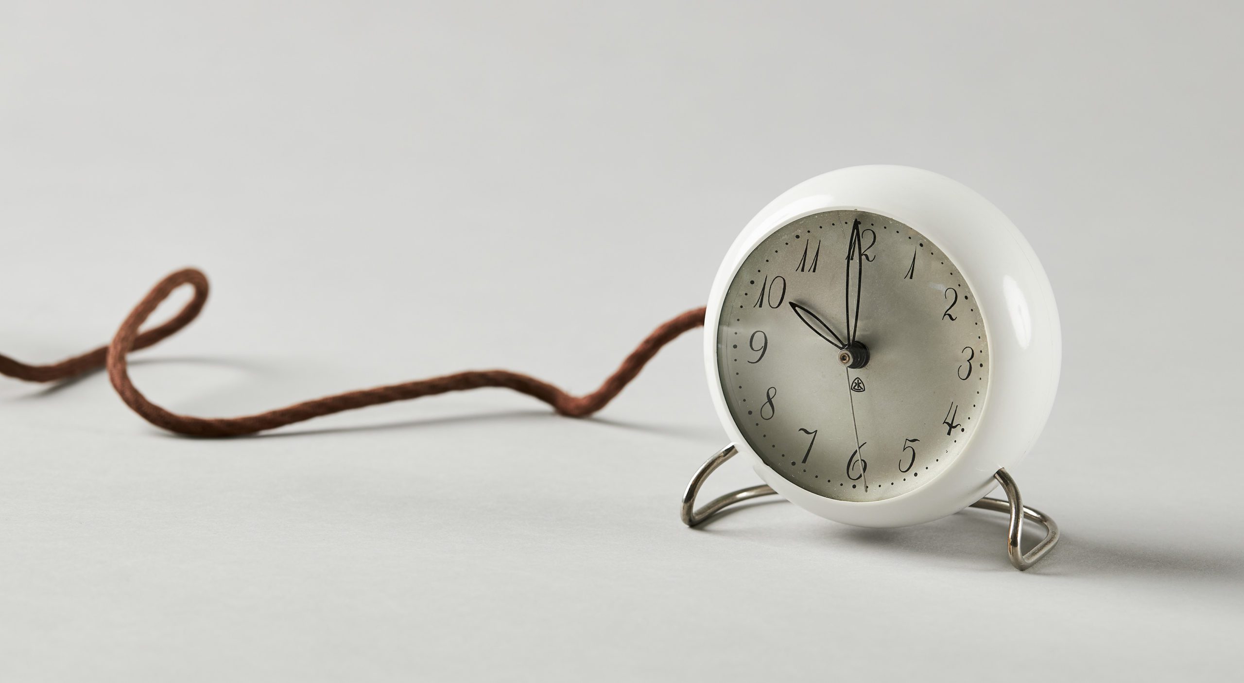 Table Clock - Arne Jacobsen