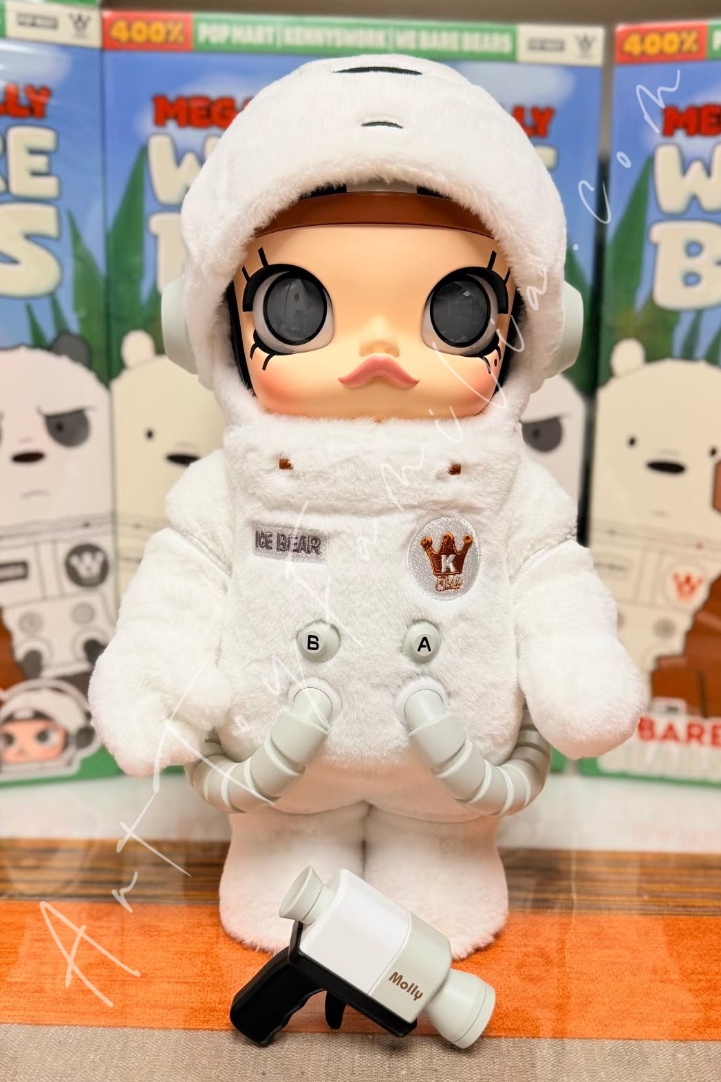 400% MEGA Space Molly 400% We Bare Bears | POP MART – Art Toy Familia