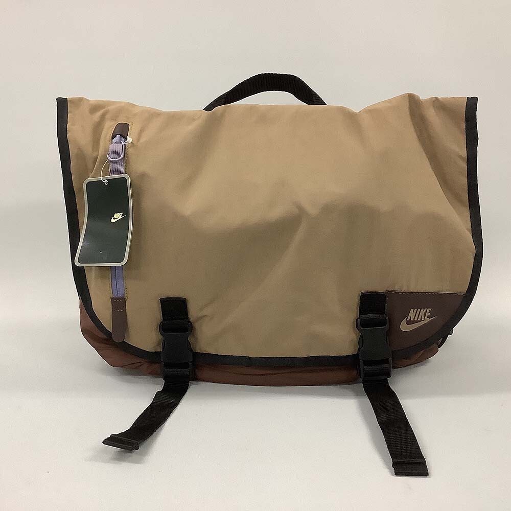 Yahoo!オークション -「メッセンジャーバッグ」(ナイキ) (な～の)の