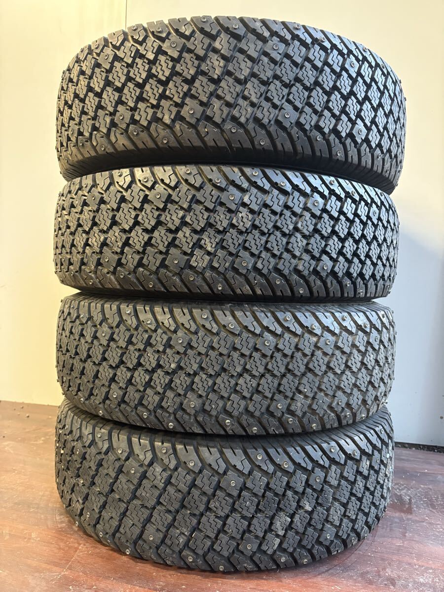 2026年最新】スパイクタイヤの商品一覧｜豊富な品揃え・お得な価格