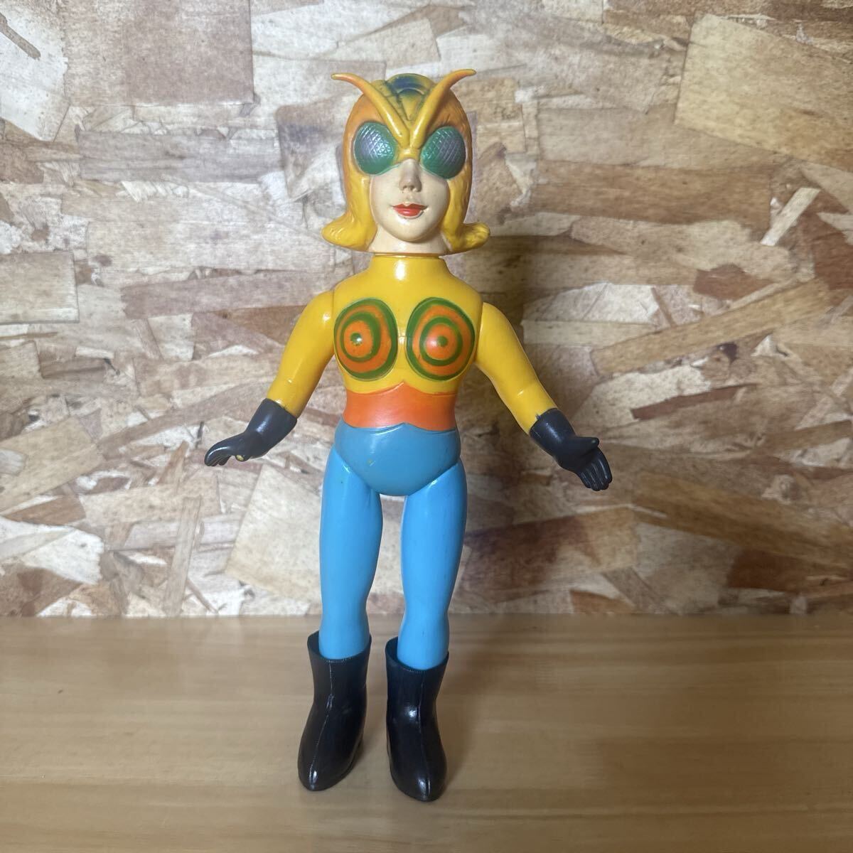 Yahoo!オークション -「ソフビ 蜂女」(ビンテージ) の落札相場・落札価格