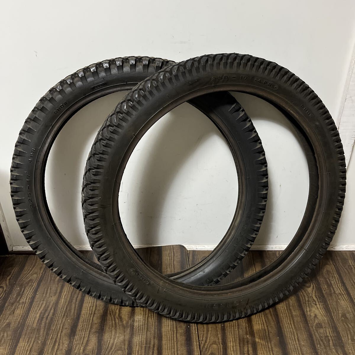 2026年最新】スパイクタイヤの商品一覧｜豊富な品揃え・お得な価格