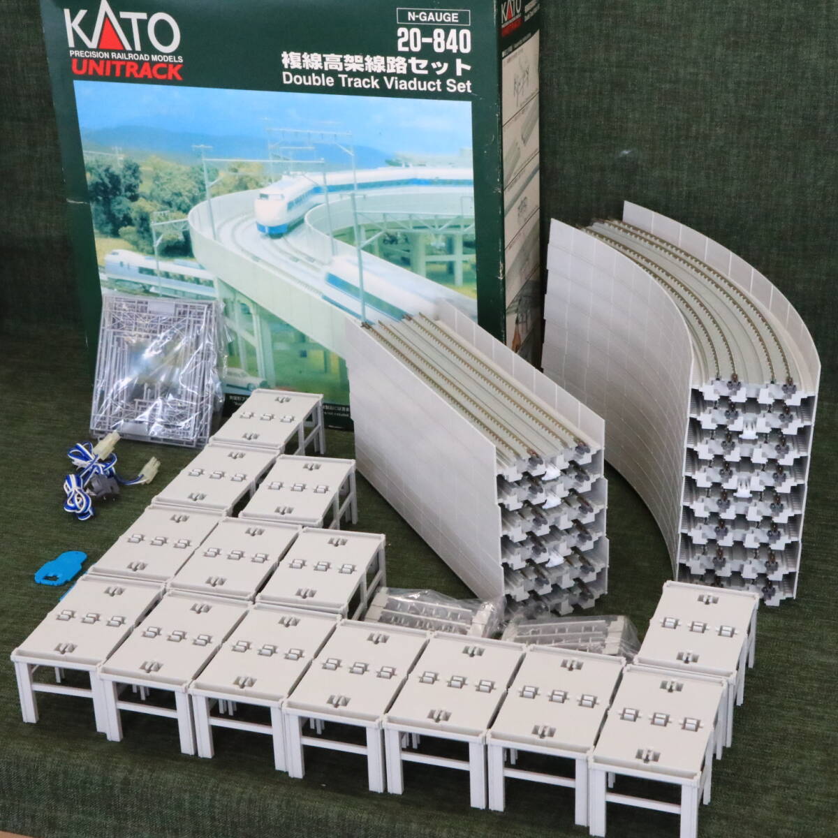 Yahoo!オークション -「kato 複線高架線路セット 鉄道模型」の落札相場