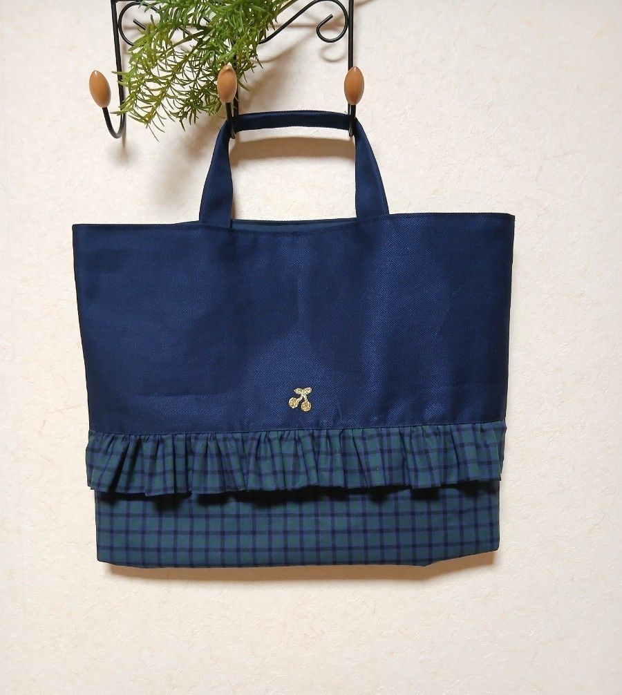 新品未使用タグ付き ファミリア デニムバッグ2025年 ネイビー人気完売