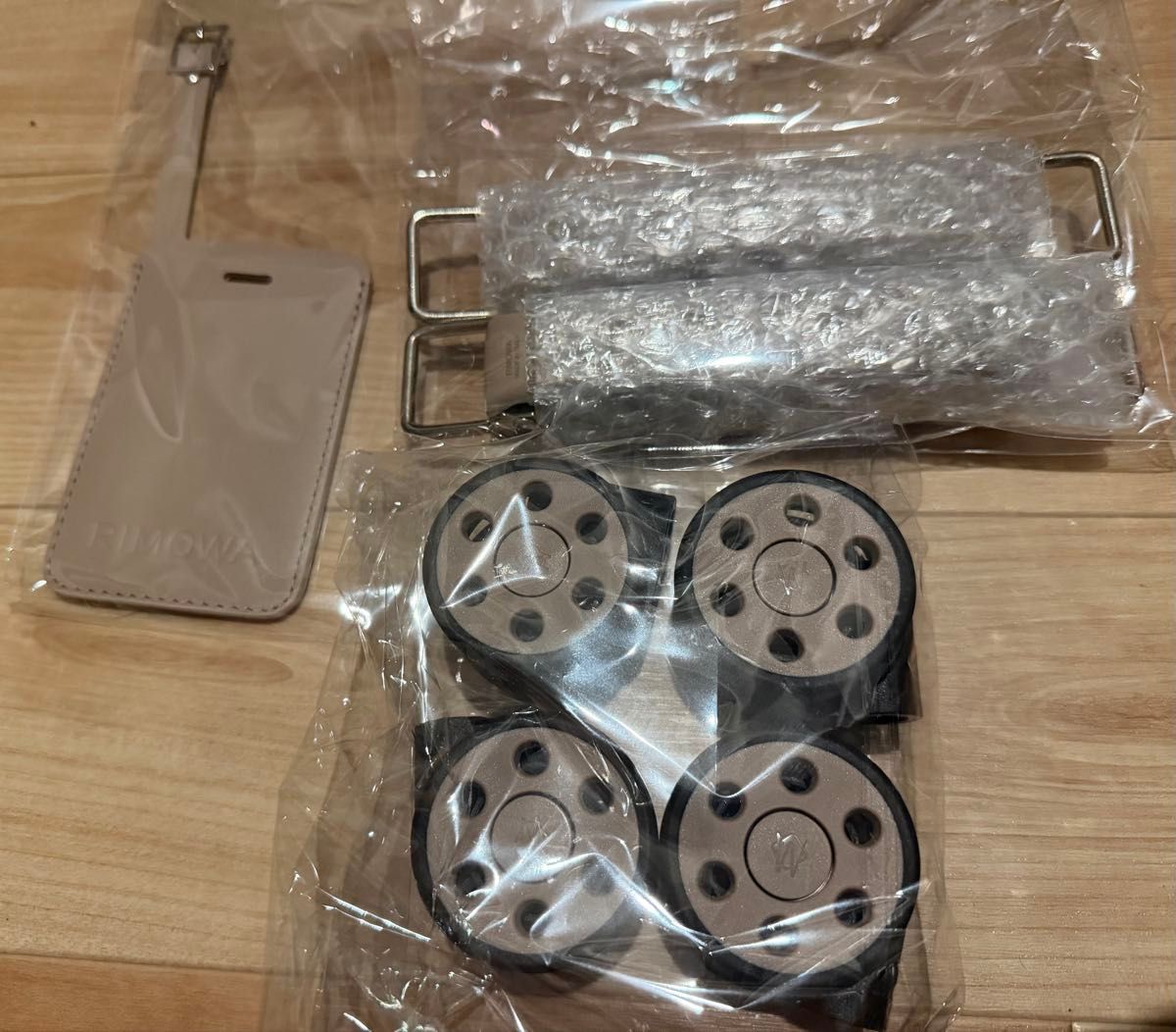 リモワ 直径64mm マルチホイール ブラック4個 (MWHL-6H-BK-AF20-4P