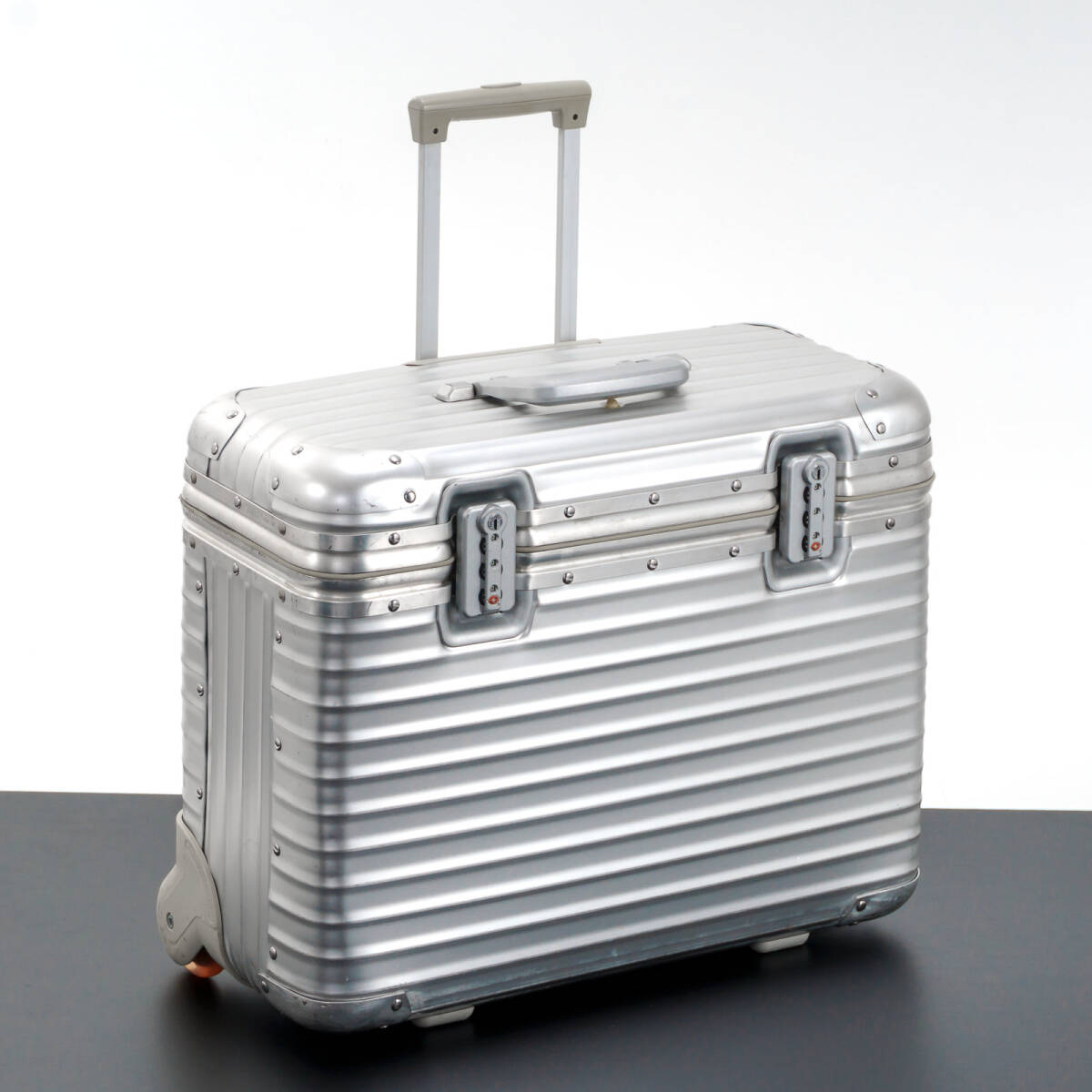 2026年最新】Yahoo!オークション -リモワ パイロット 2輪の中古品