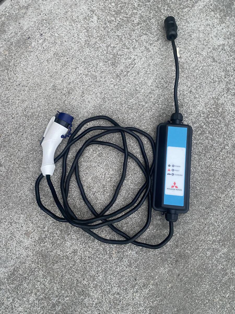 Yahoo!オークション -「アウトランダーphev充電ケーブル」の落札相場