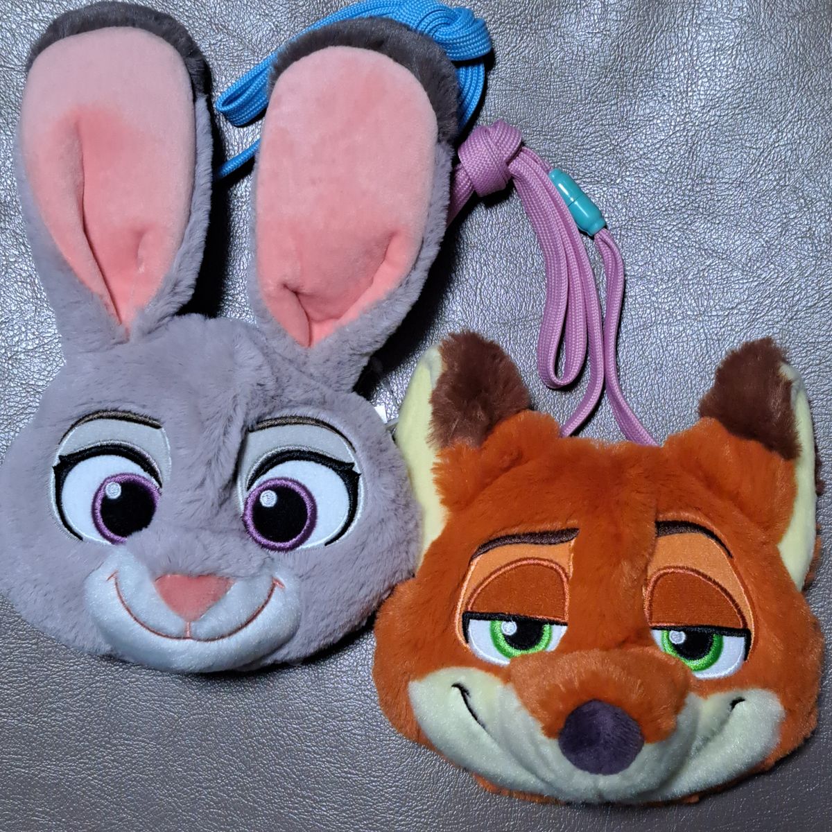 ニック・ワイルド ショルダーバッグ チャーム付き アイスキャンディー