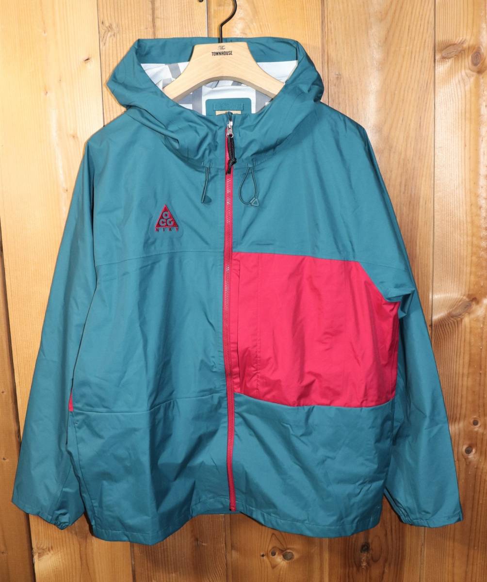 送料無料 特価即決【未使用】 NIKE ACG 2 5L パッカブルジャケット (M