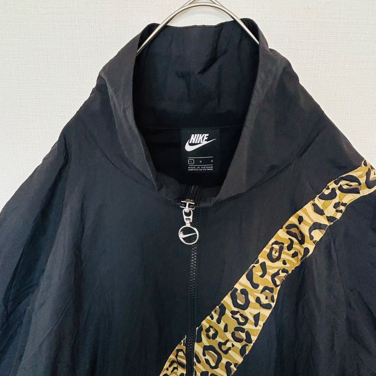 激レア】NIKE ナイロンジャケット スウッシュ ビッグロゴ レオパード L