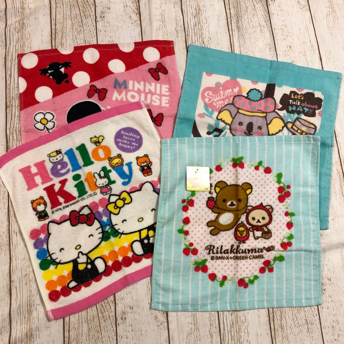 34cm×34cm ハンカチ4枚セット サンリオ 昭和レトロ ハローキティ