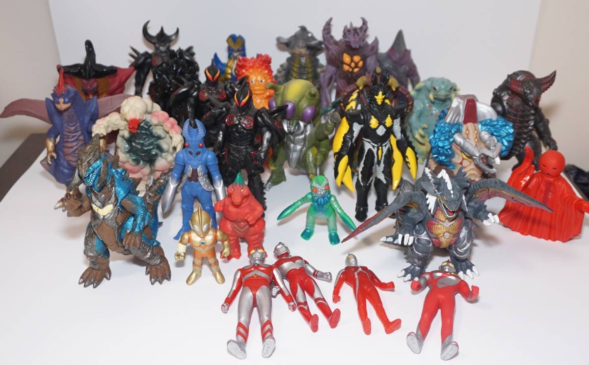 Yahoo!オークション - ウルトラマン 怪獣 ソフビ 28体 まとめて セット