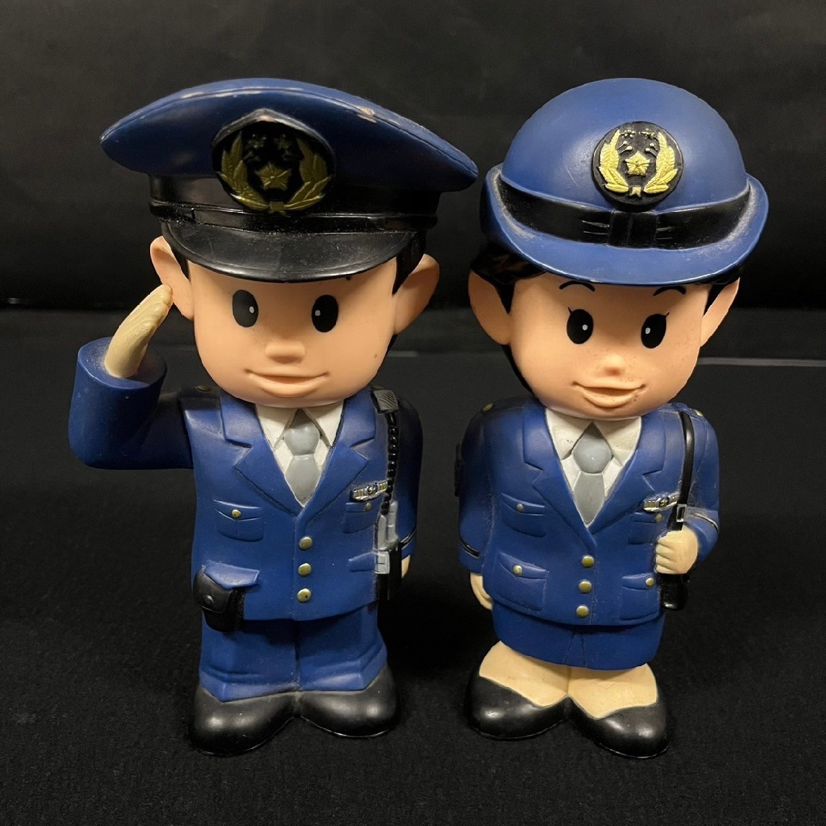 Yahoo!オークション - 埼玉県警察 警察官 婦人警官 ソフビ 人形 2点セ