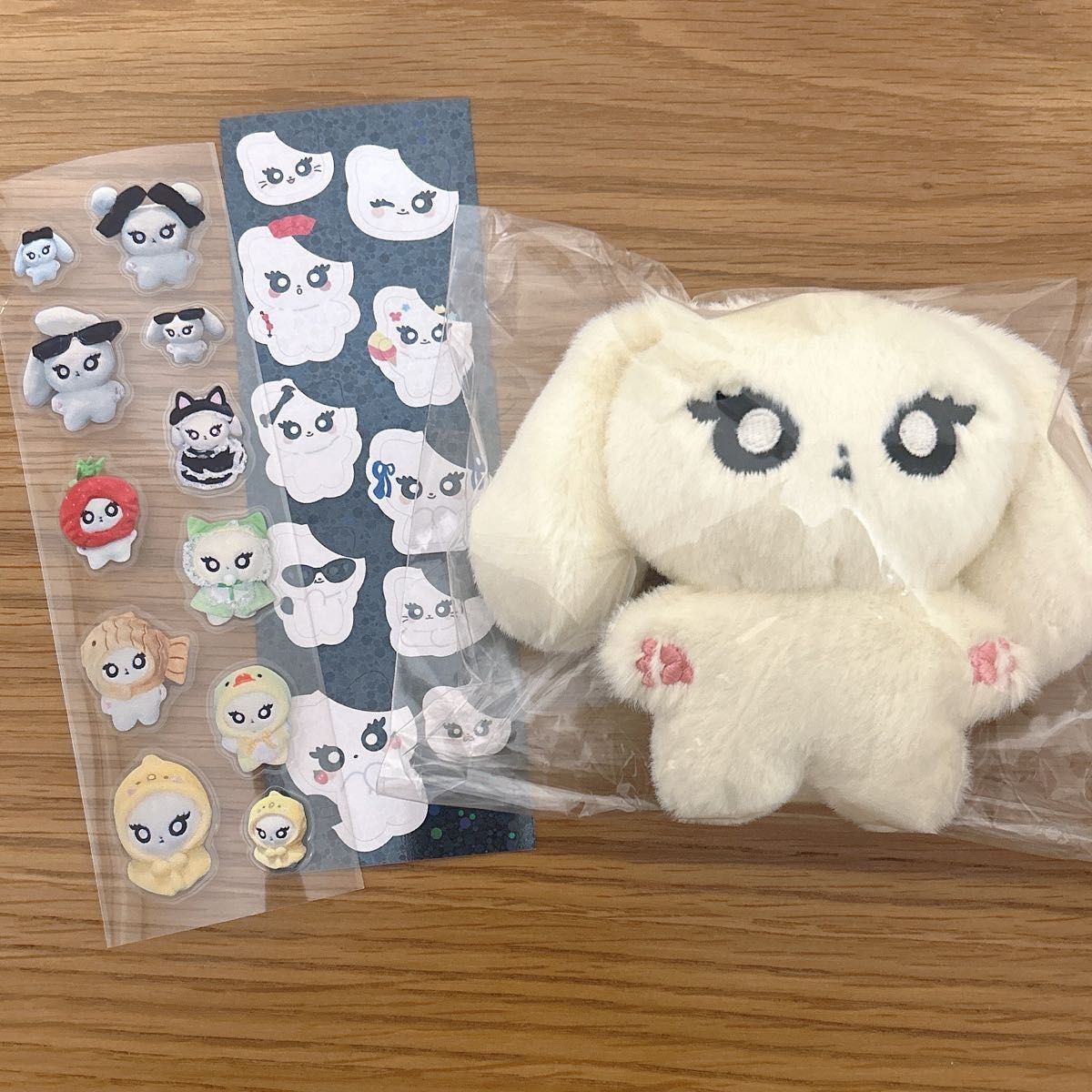 AESPA ニンニン ぬいぐるみ ステッカー付き キーホルダー マスコット